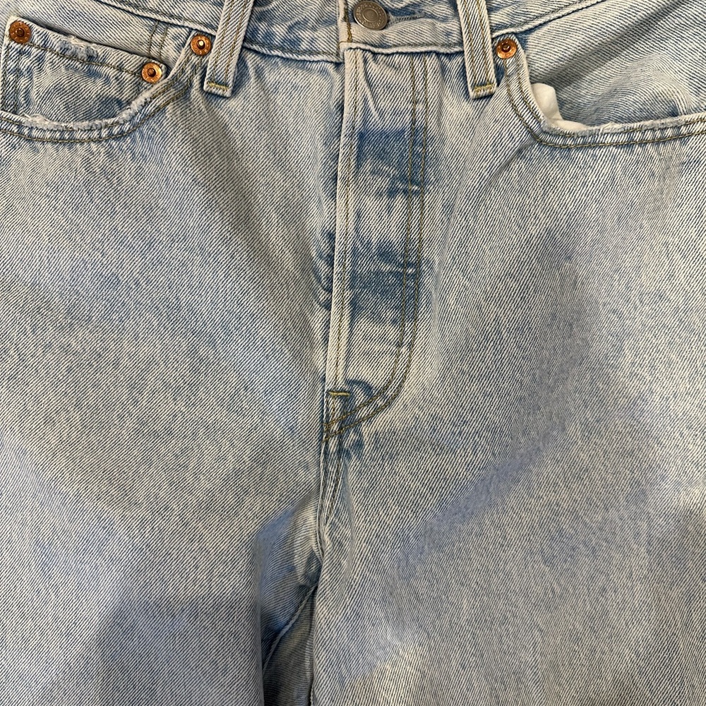 🎉HP🎉Levi's Ribcage Straight Ankle Light Blue Jeans - Picture 2 of 7